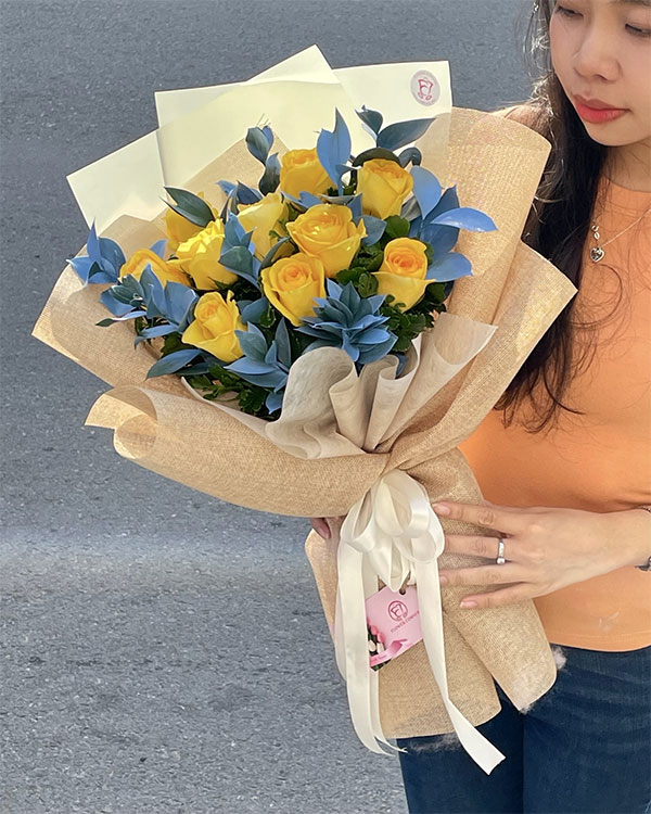 bó hoa hồng vàng tặng bạn thân bó hoa hồng vàng tặng bạn thân